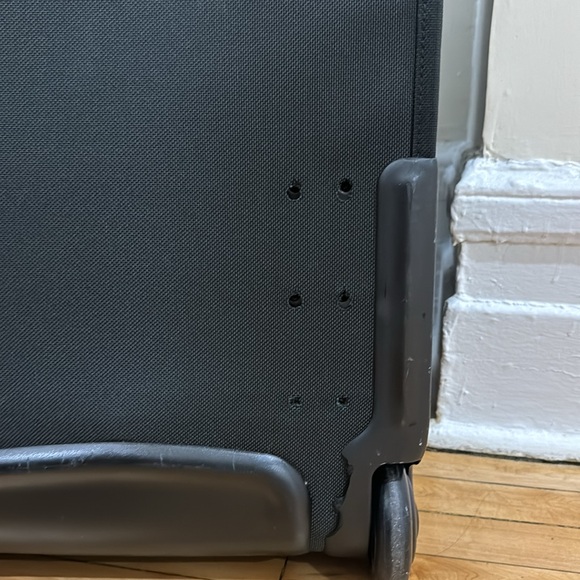 Tumi luggage bag. - Picture 6 of 7